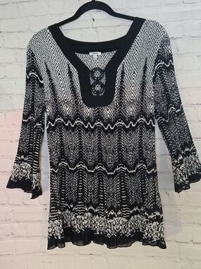 NICOLA Black & White Printed V-Neck Tunic with Ring Accent
